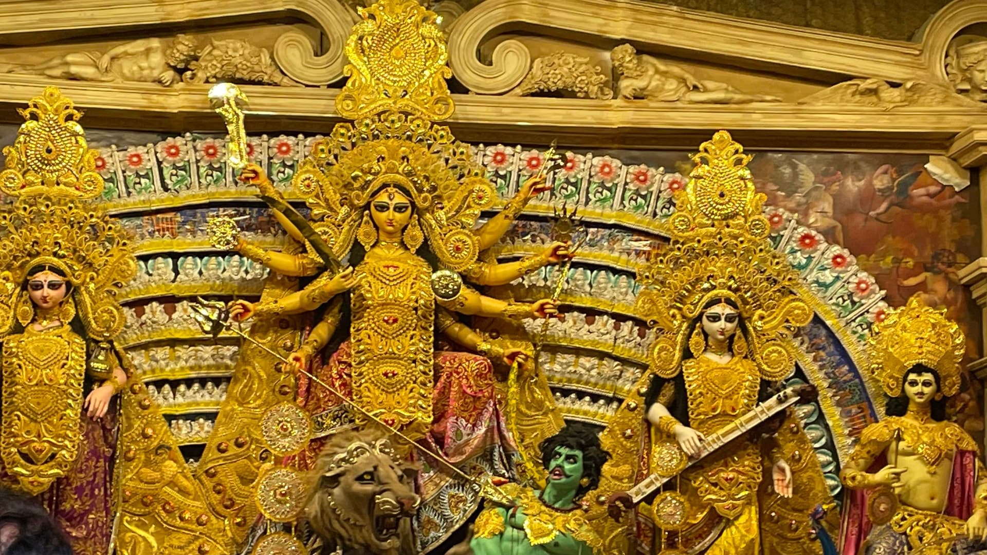 Durga’s travelogue : The carnival de Bengal