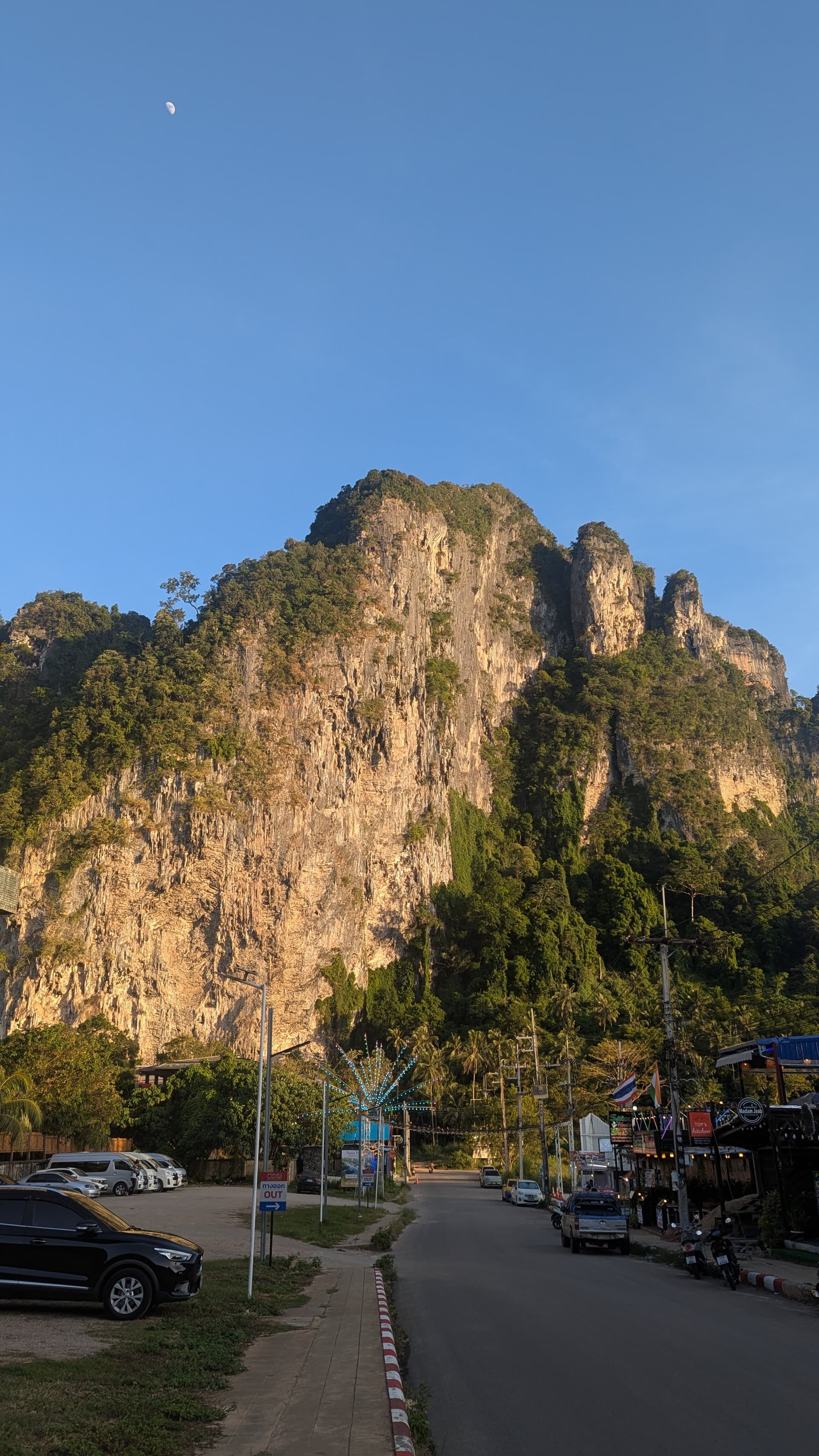 Google Pixel 7 — 7mm • ƒ/1.9 • 1/470 • ISO 41