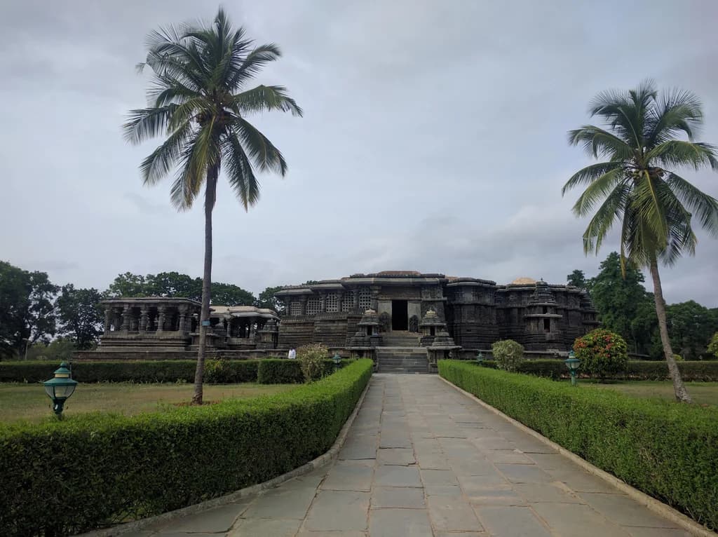 Hoysaleswara Temple Halebidu - A visual journey