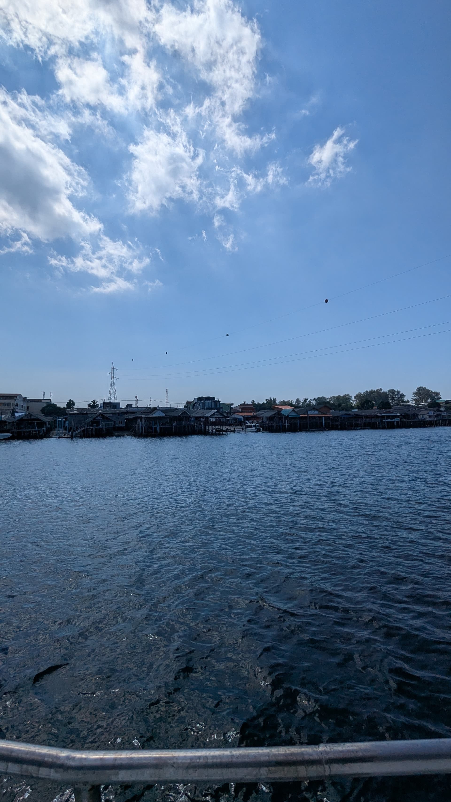 Google Pixel 7 — 2mm • ƒ/2.2 • 1/5814 • ISO 51