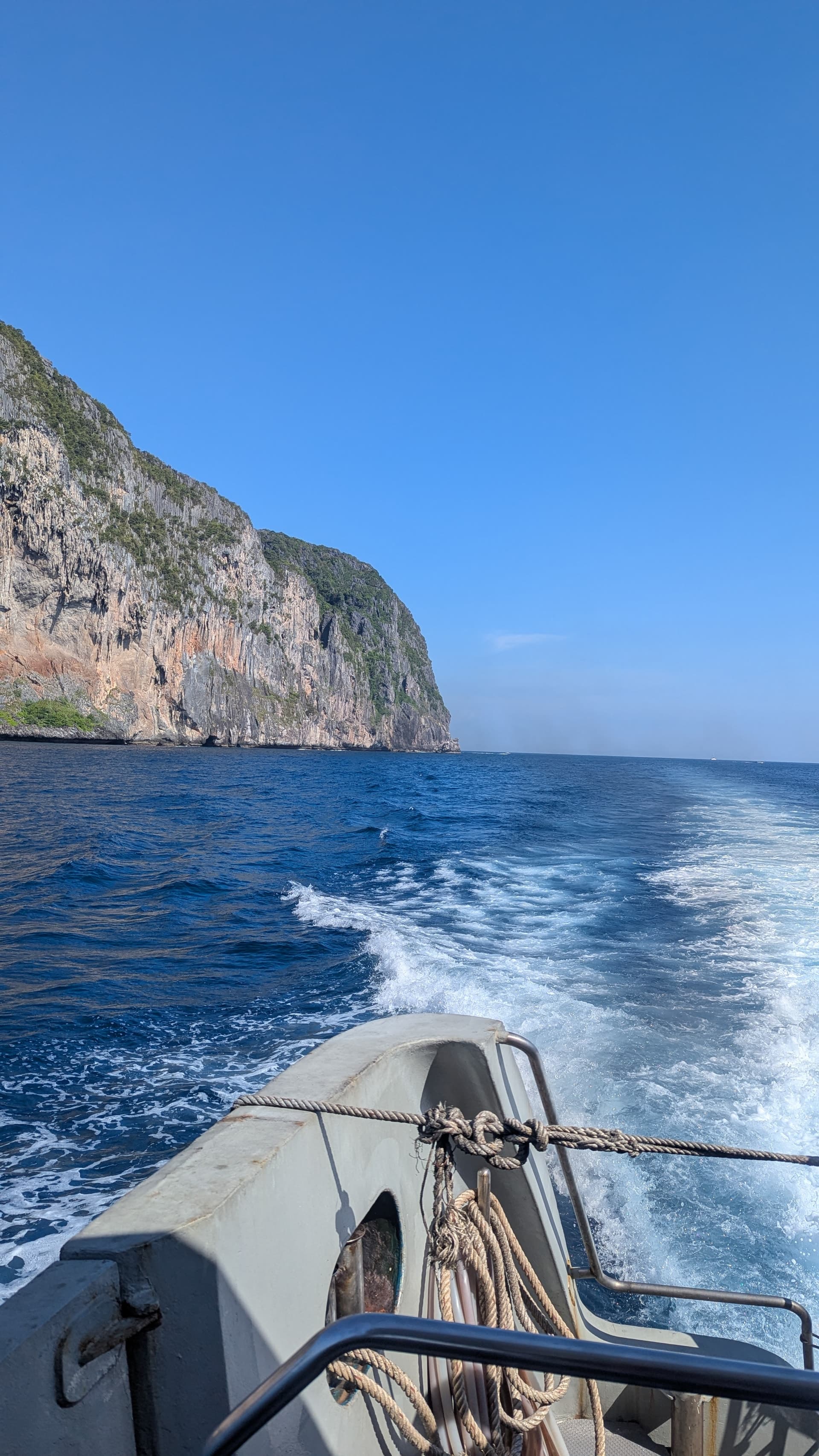 Google Pixel 7 — 7mm • ƒ/1.9 • 1/2571 • ISO 42