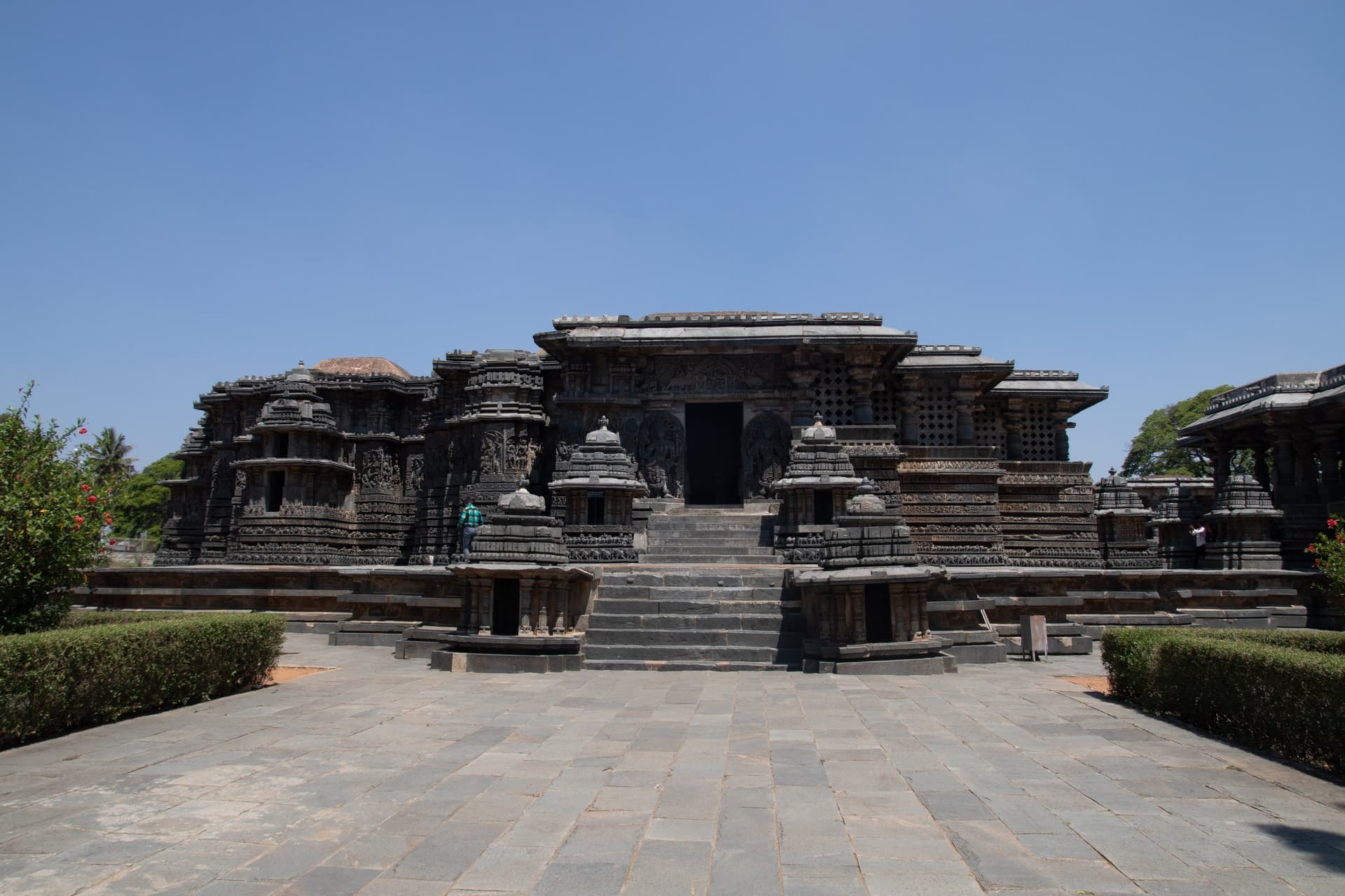 Halebidu and Belur: Experiencing the Twin Jewels of Hoysala Architecture | Roadtrip from Bangalore