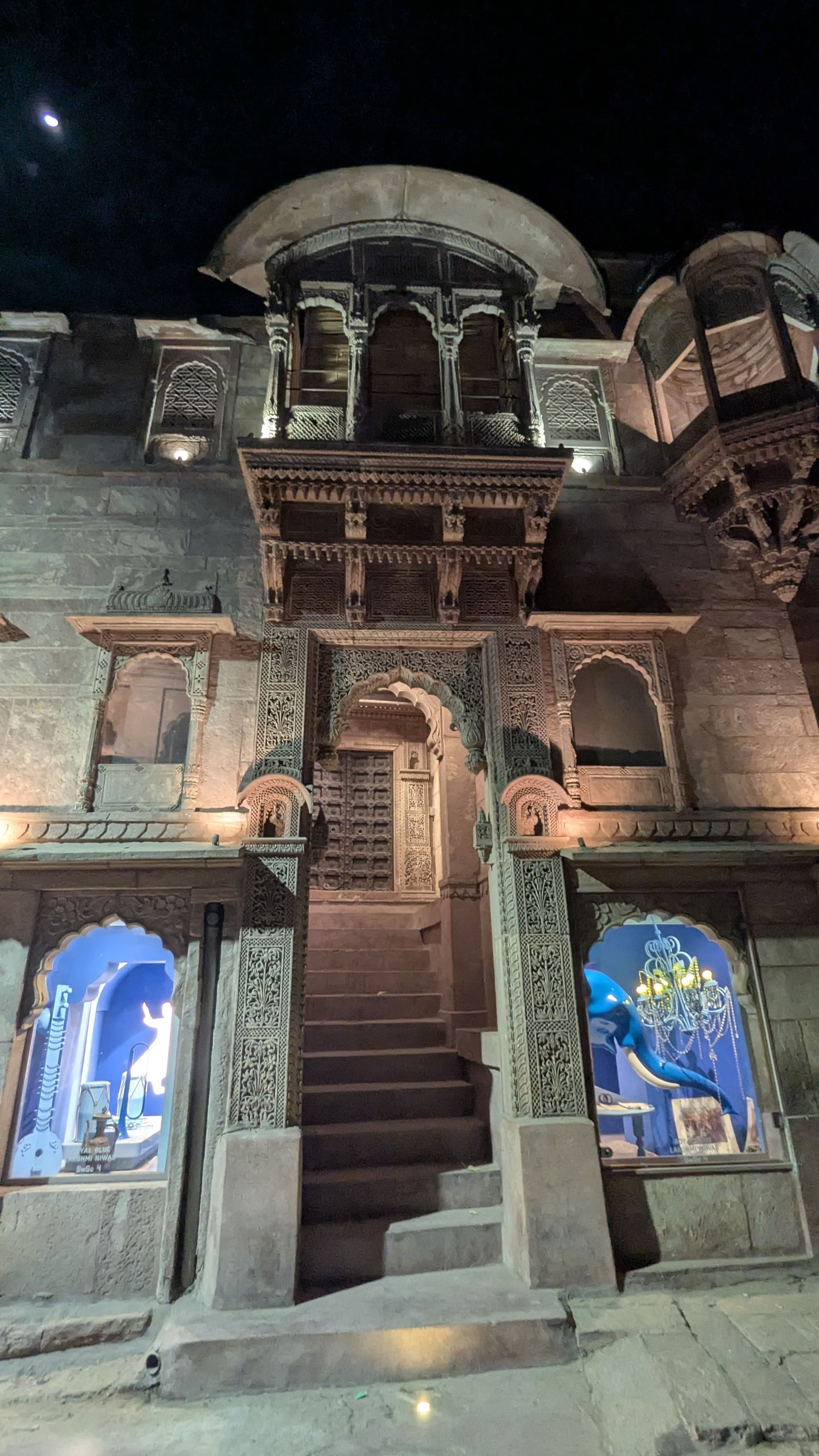 Google Pixel 7 — 2mm • ƒ/2.2 • 1/25 • ISO 273