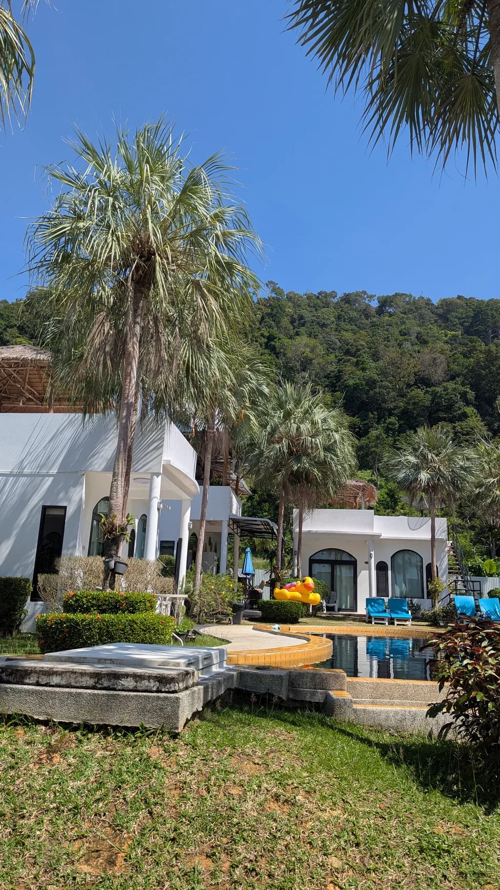 Chalaroste, Koh Lanta — nine villas, a rooftop each