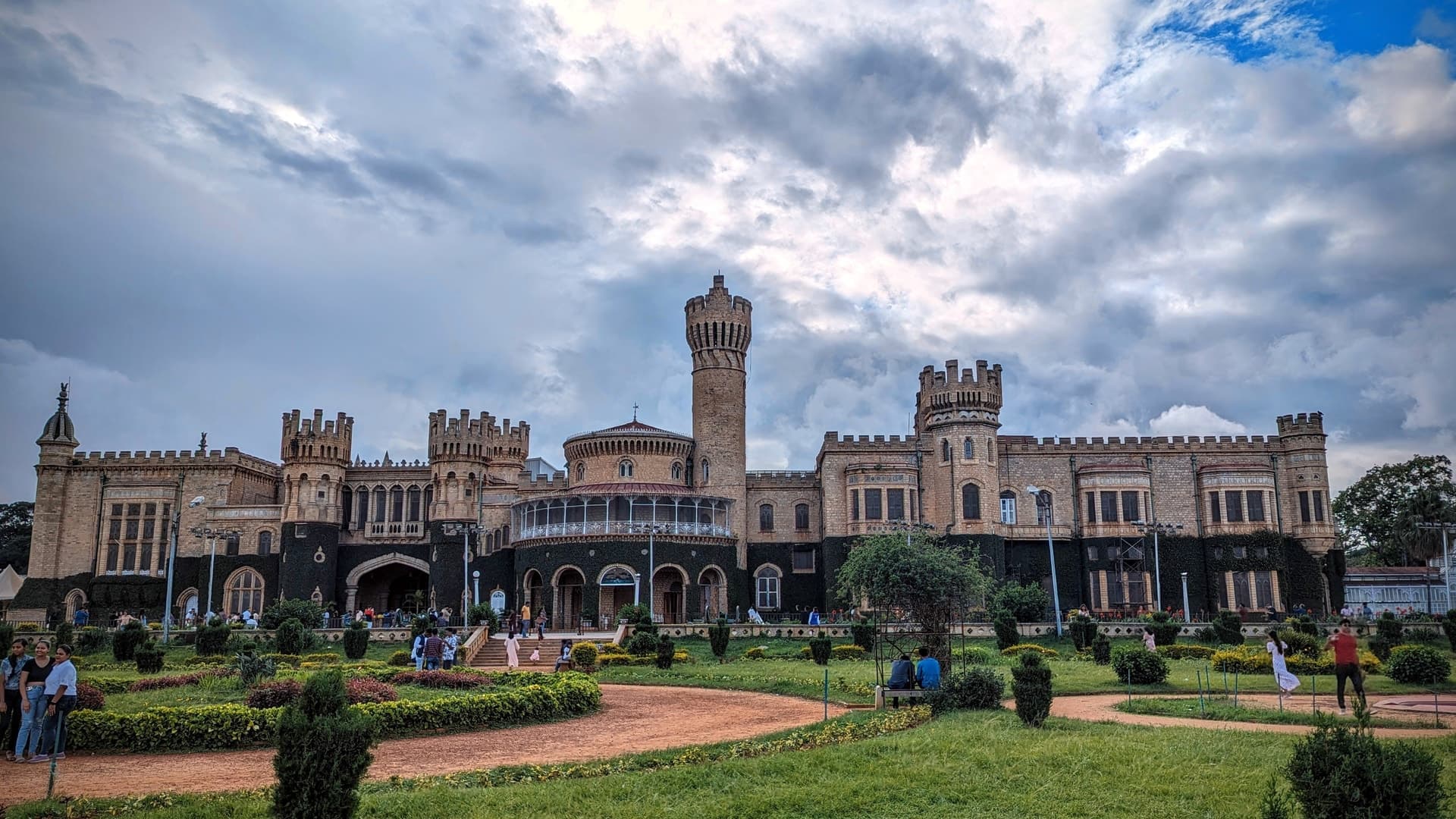 Google Pixel 7 — 7mm • ƒ/1.9 • 1/3906 • ISO 46