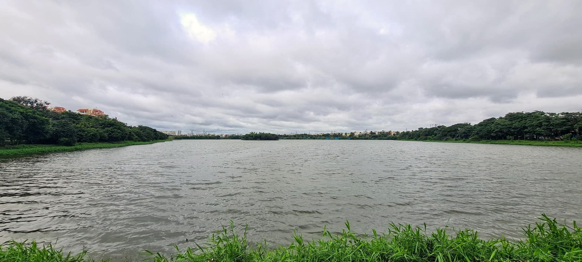 samsung SM-G980F — 2mm • ƒ/2.2 • 1/1368 • ISO 50