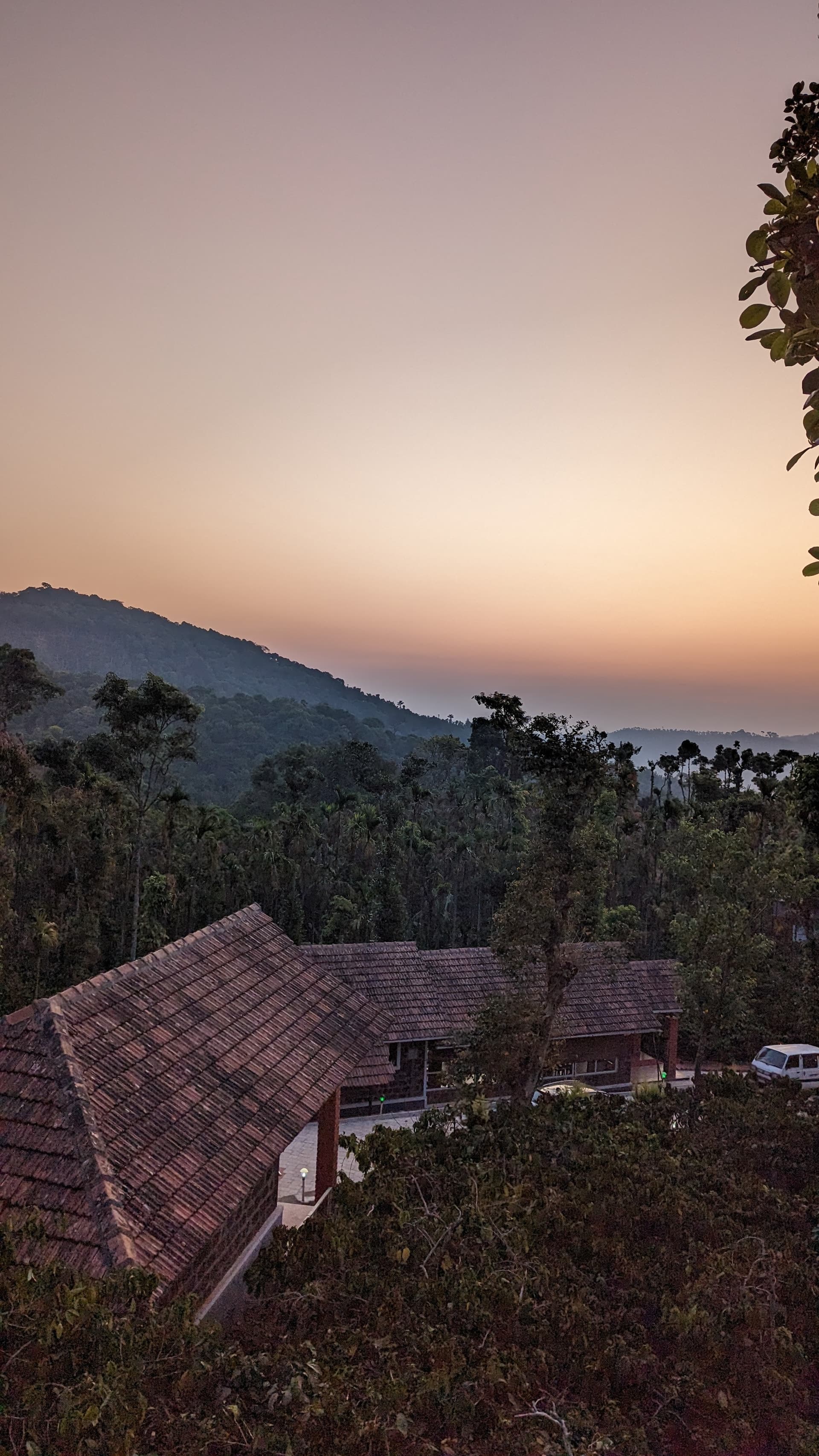 Google Pixel 7 — 7mm • ƒ/1.9 • 1/87 • ISO 143