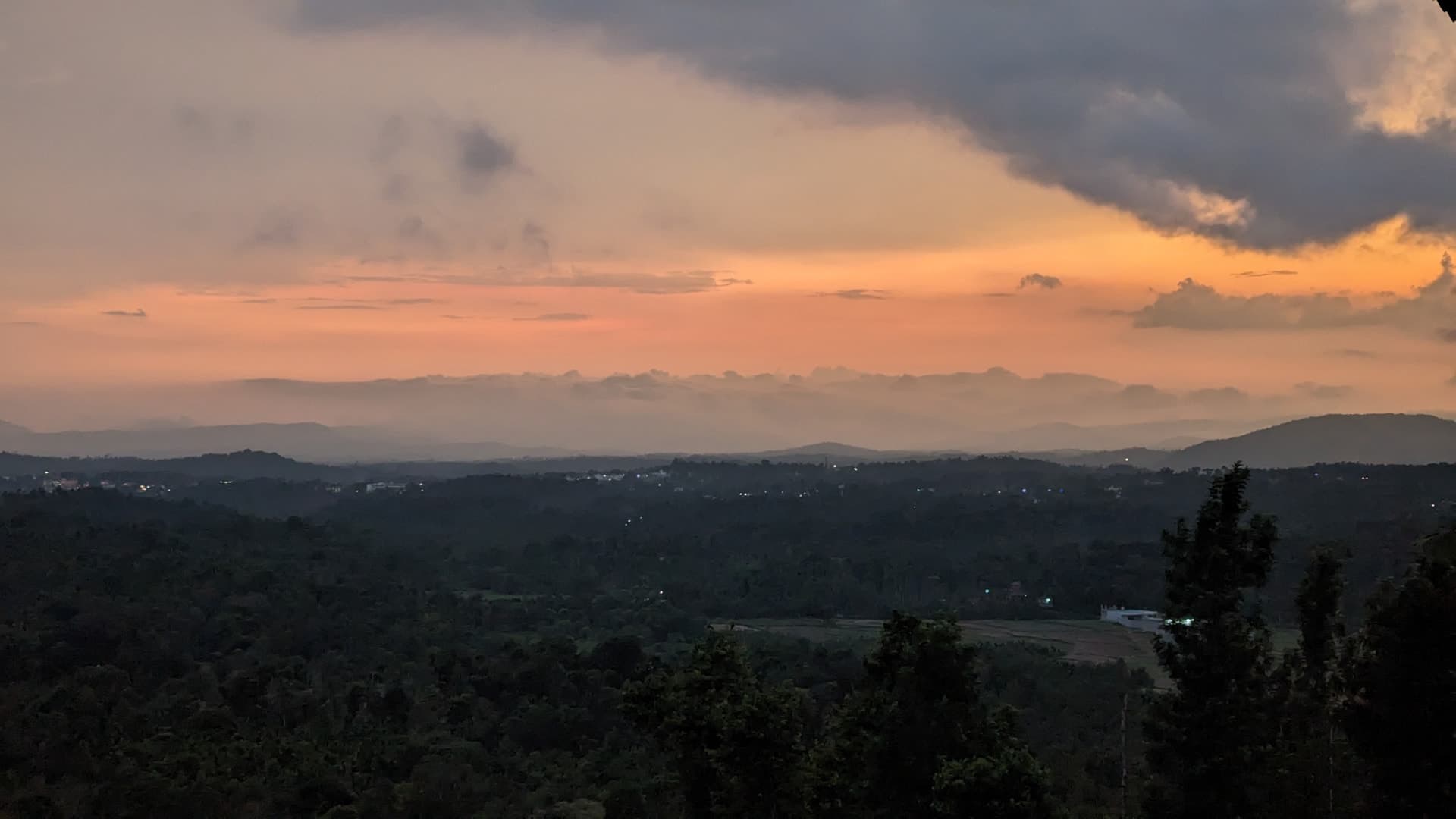 Google Pixel 7 — 7mm • ƒ/1.9 • 1/24 • ISO 330