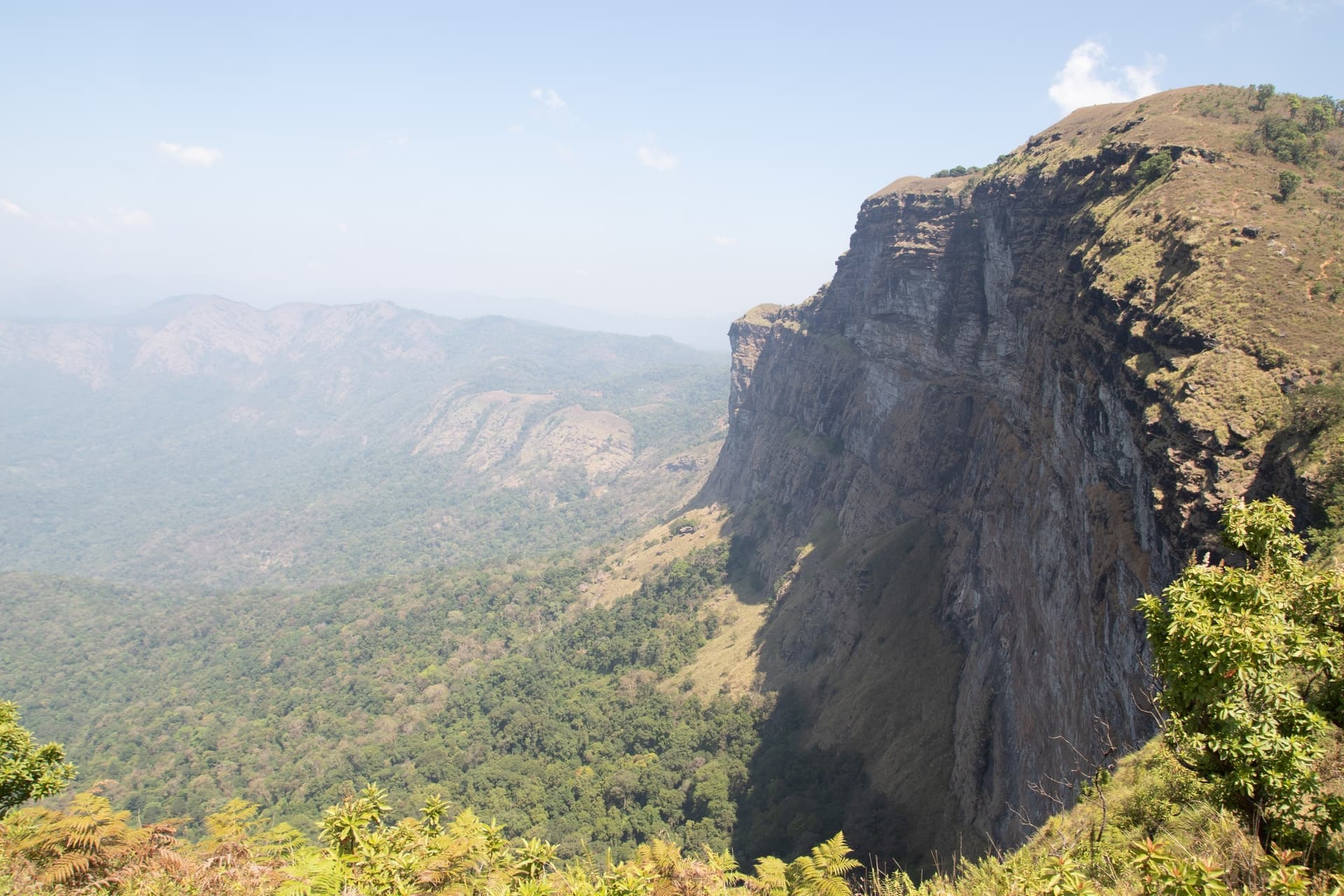 Canon Canon EOS 77D — 17mm • ƒ/9.0 • 1/80 • ISO 100