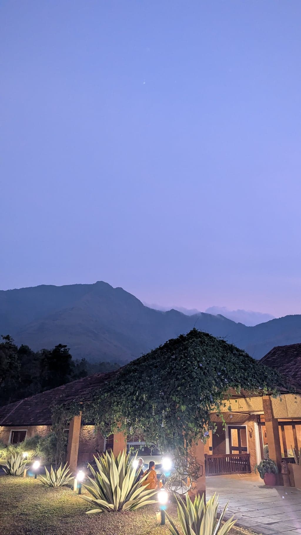 Google Pixel 7 — 7mm • ƒ/1.9 • 1/25 • ISO 1871